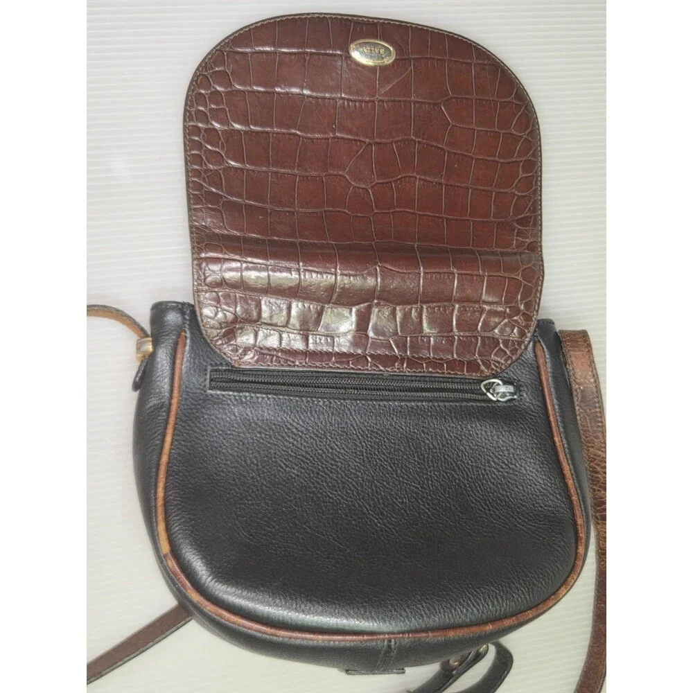 Women's Vintage Bally Crossbody Shoulder Flap Purse Italy Croc Embossed Leather